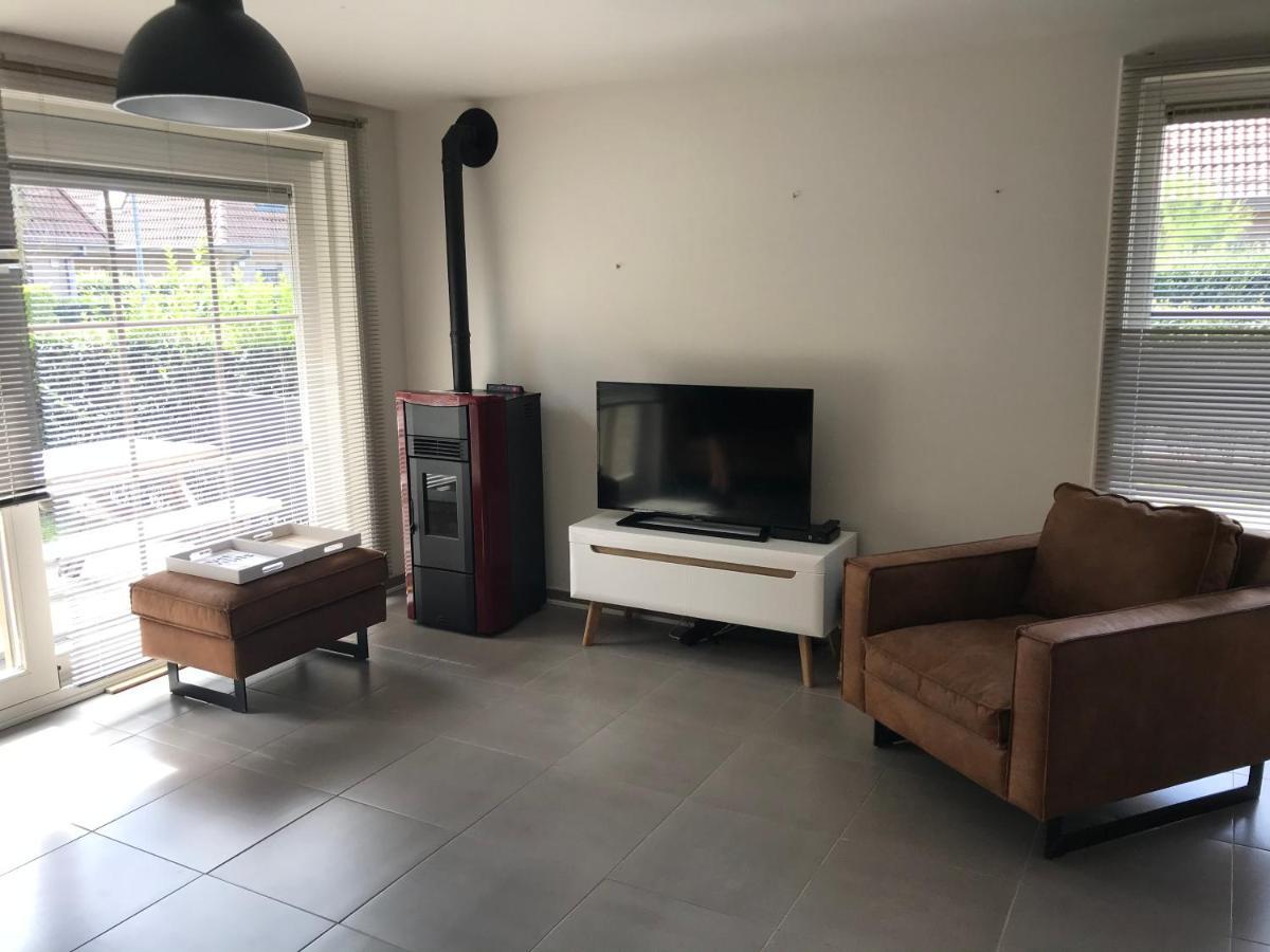 Vakantiehuisje De Panne Vlak Aan Plopsaland En De Zee Esterno foto