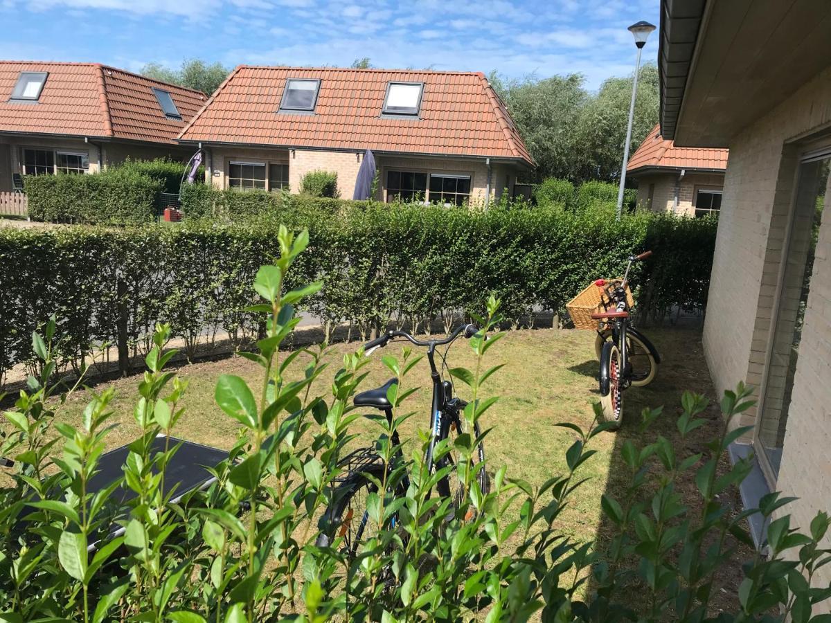 Vakantiehuisje De Panne Vlak Aan Plopsaland En De Zee Esterno foto