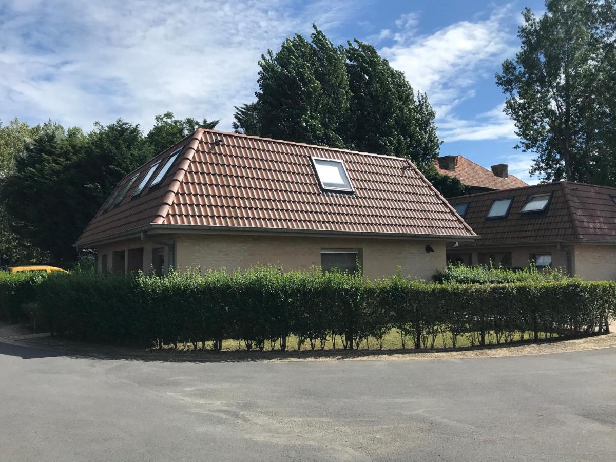 Vakantiehuisje De Panne Vlak Aan Plopsaland En De Zee Esterno foto