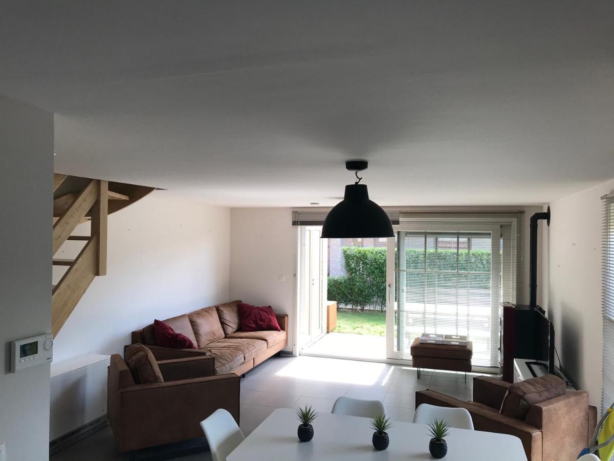 Vakantiehuisje De Panne Vlak Aan Plopsaland En De Zee Esterno foto