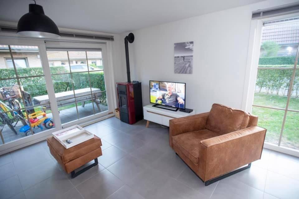 Vakantiehuisje De Panne Vlak Aan Plopsaland En De Zee Esterno foto