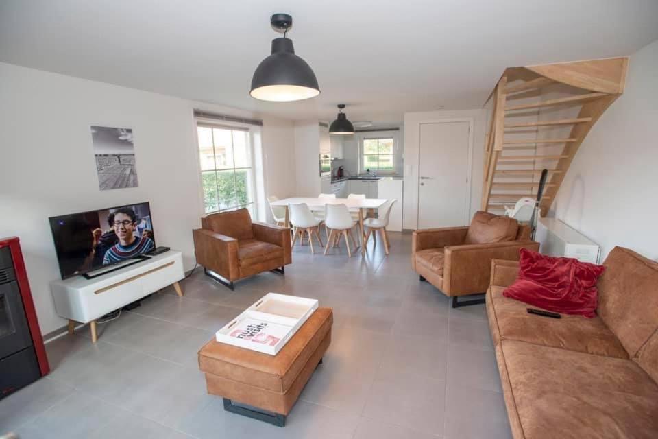 Vakantiehuisje De Panne Vlak Aan Plopsaland En De Zee Esterno foto